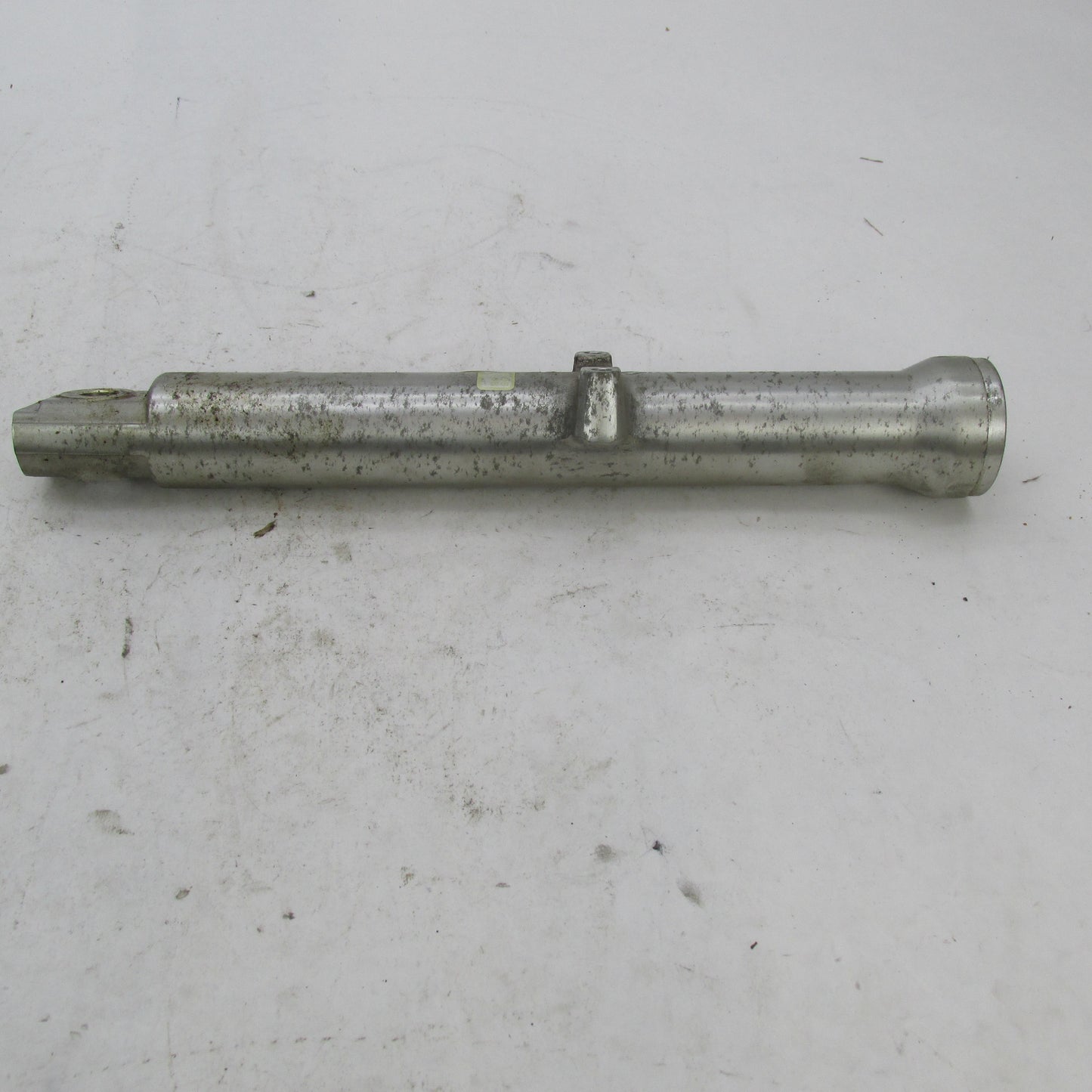 Pair of Harley Davidson OEM 39mm Front Fork Slider Legs 45900-88 45901