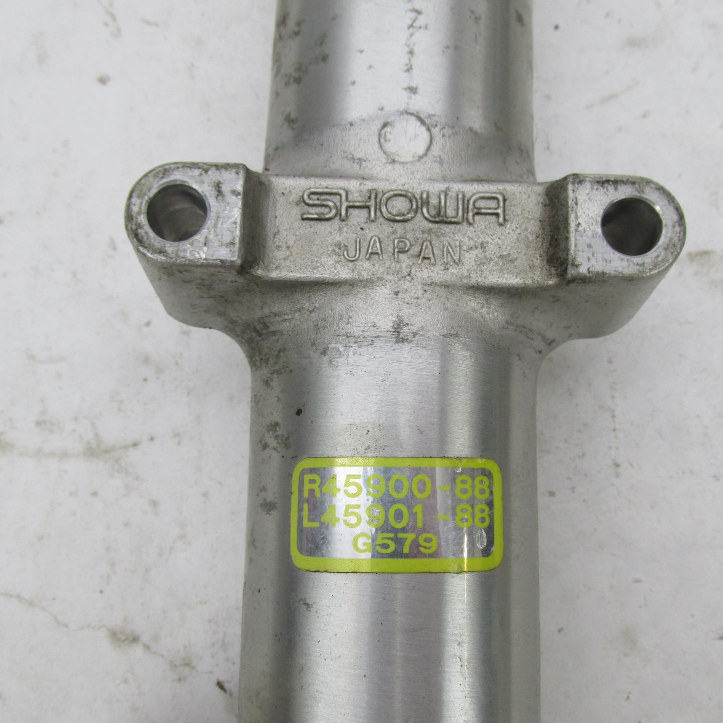 Pair of Harley Davidson OEM 39mm Front Fork Slider Legs 45900-88 45901