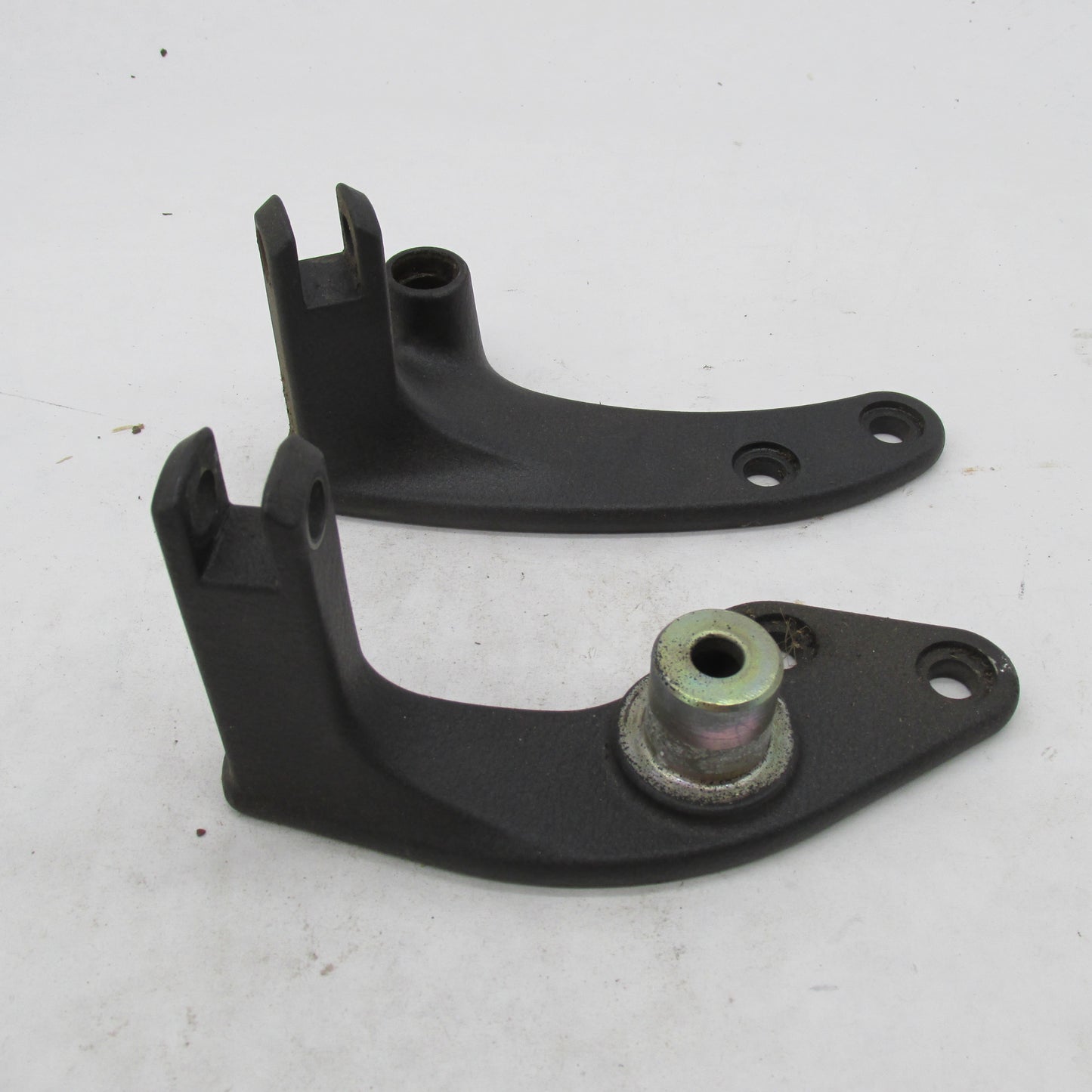 Pair of Harley Davidson OEM Stock Dyna Footrest Brackets 42481-92 3369