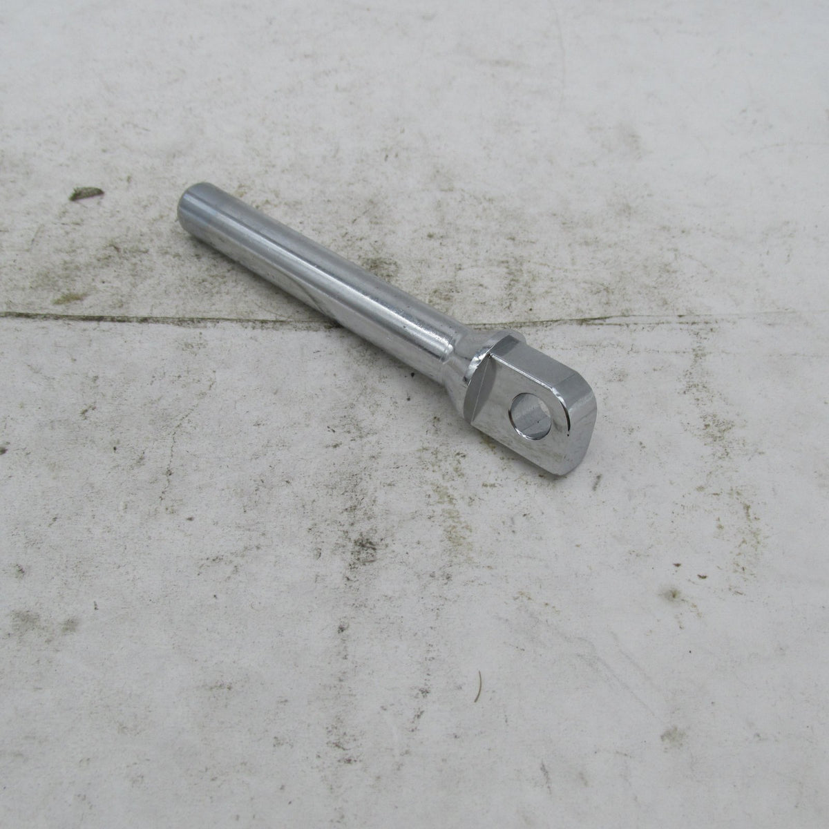 Harley Davidson OEM Footpeg Mount Mongoose 2006 DYNA CVO 50958-08