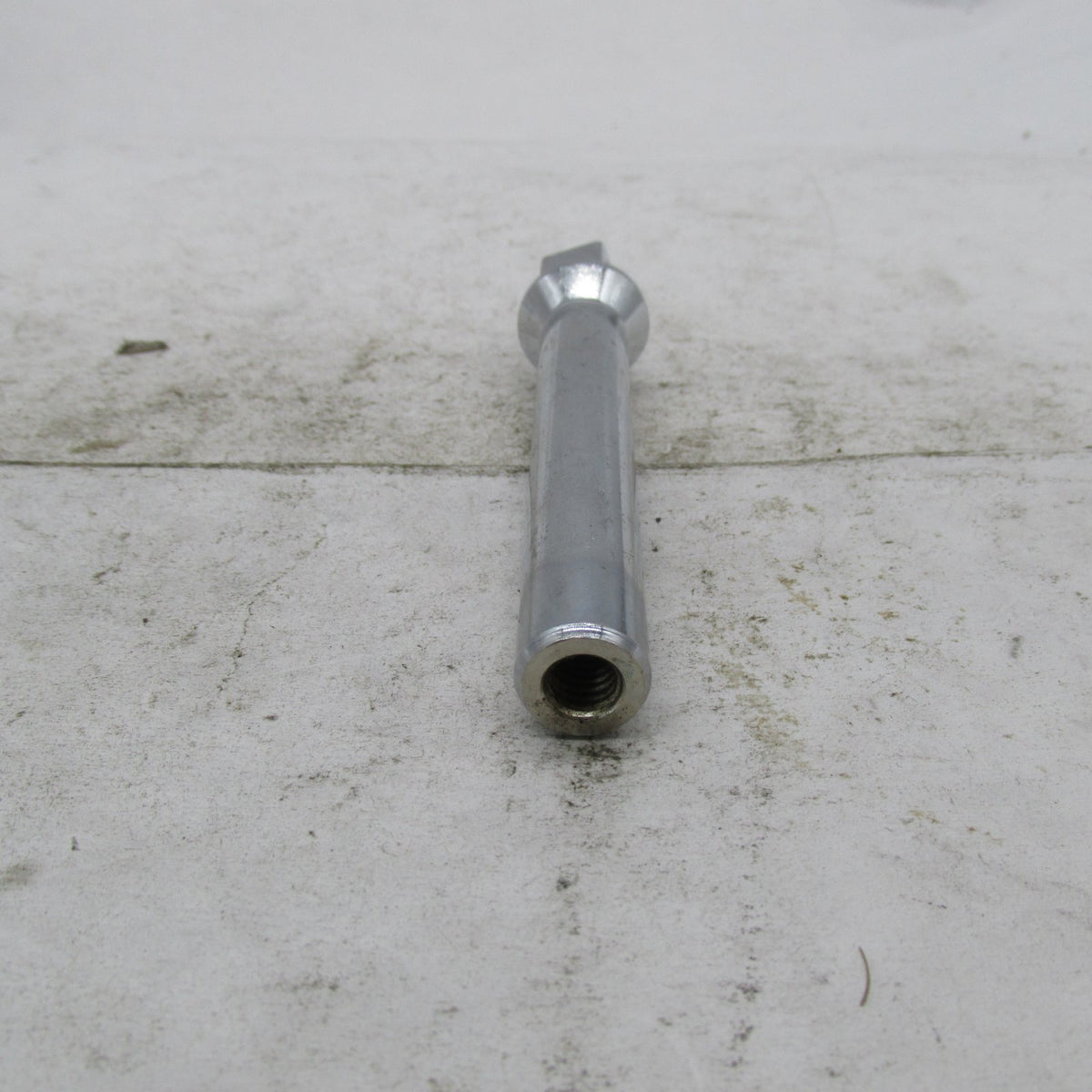 Harley Davidson OEM Footpeg Mount Mongoose 2006 DYNA CVO 50958-08