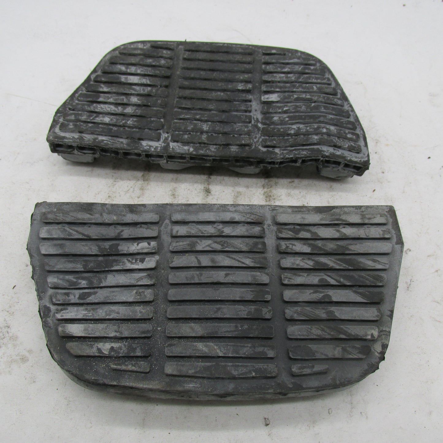 Pair of Harley-Davidson OEM Passenger Floorboard Rubber Inserts 50613-