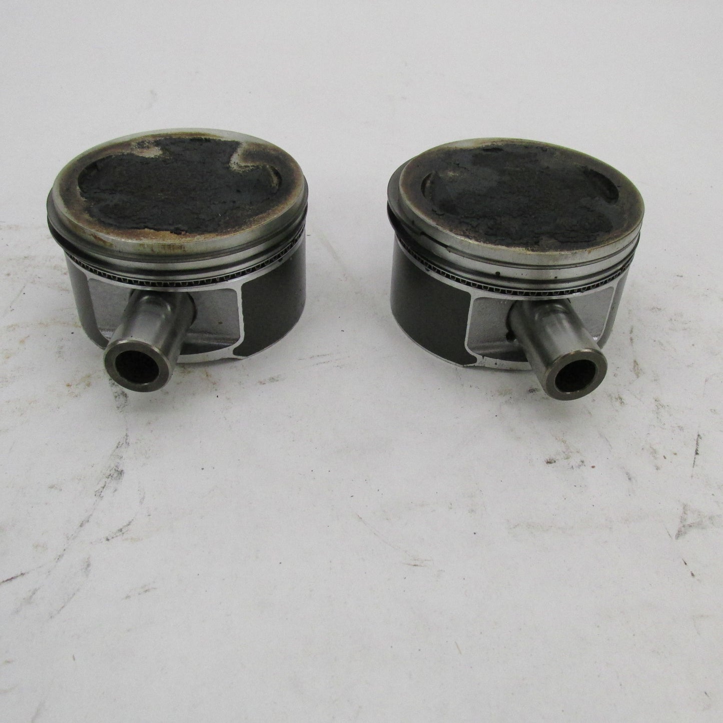 Pair of Harley OEM Stock 99-06 Twin Cam 88 Pistons w/ Wrist Pins 22095