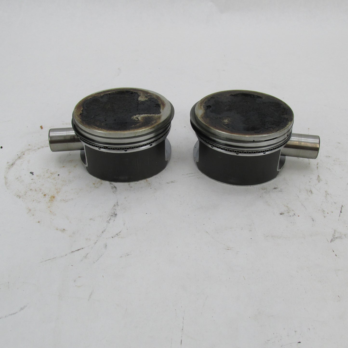 Pair of Harley OEM Stock 99-06 Twin Cam 88 Pistons w/ Wrist Pins 22095