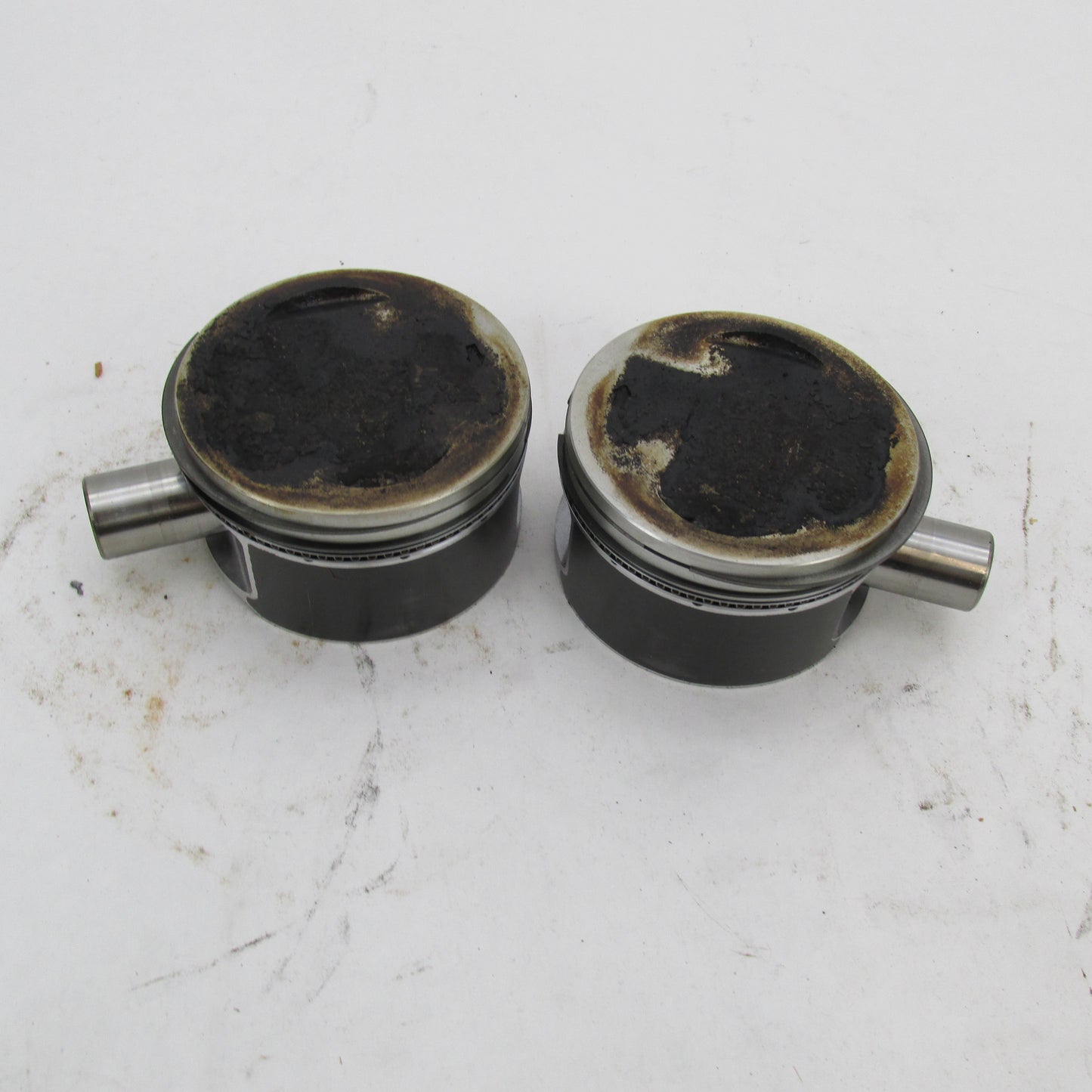 Pair of Harley OEM Stock 99-06 Twin Cam 88 Pistons w/ Wrist Pins 22095