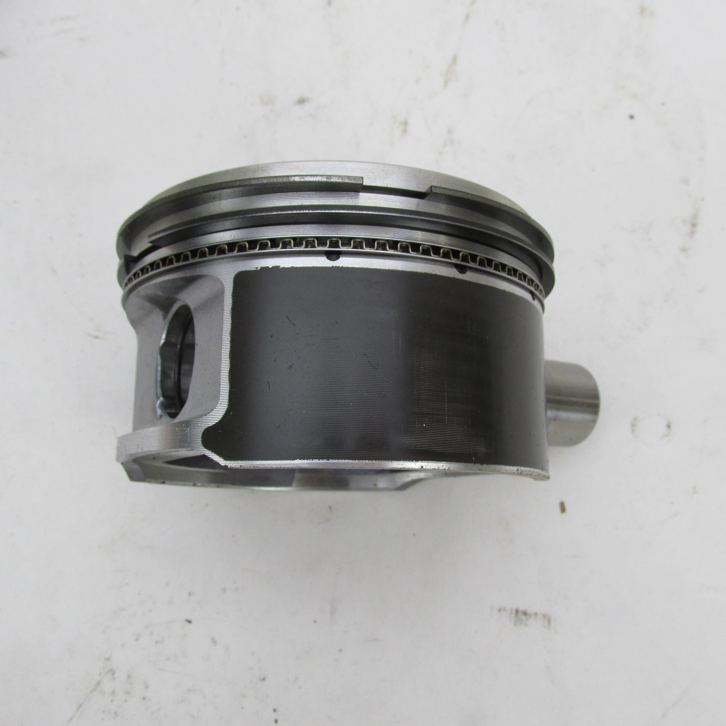 Pair of Harley OEM Stock 99-06 Twin Cam 88 Pistons w/ Wrist Pins 22095