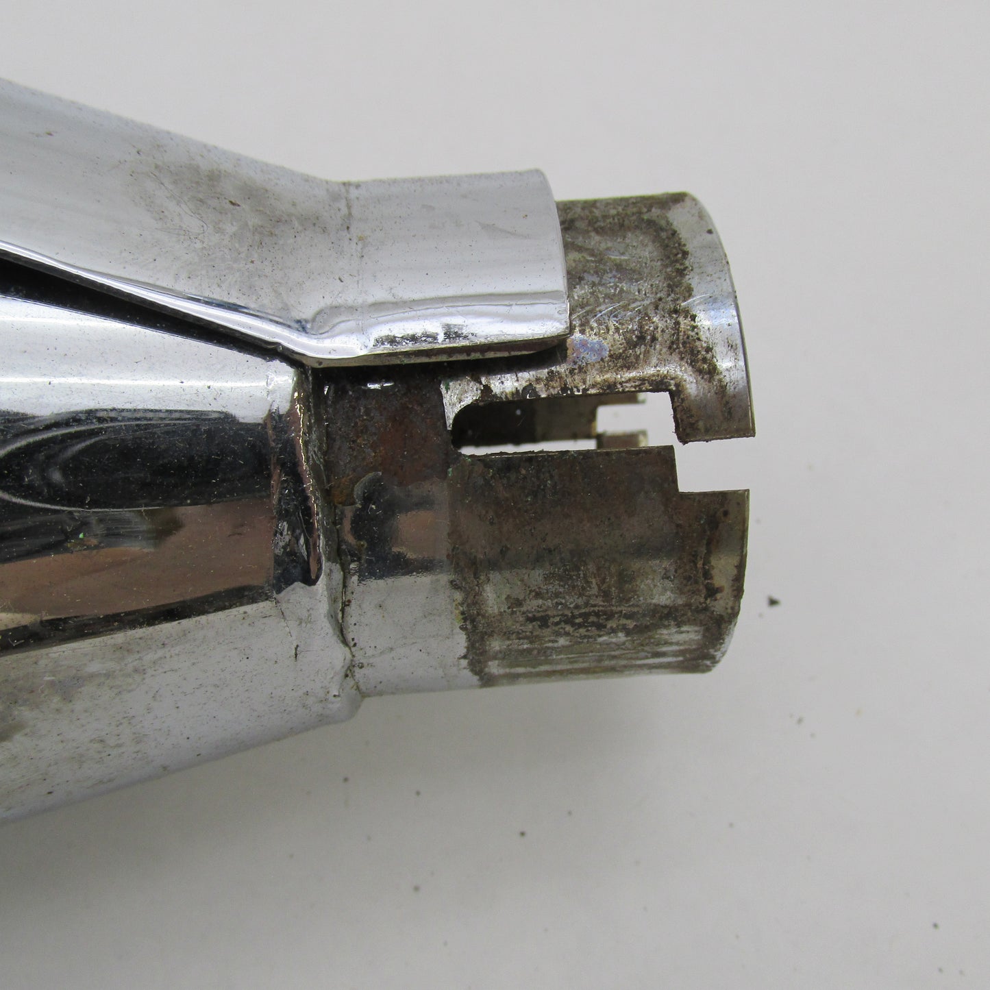 Harley-Davidson OEM Stock CVO Dyna Slash Cut Muffler Chrome 80402-01