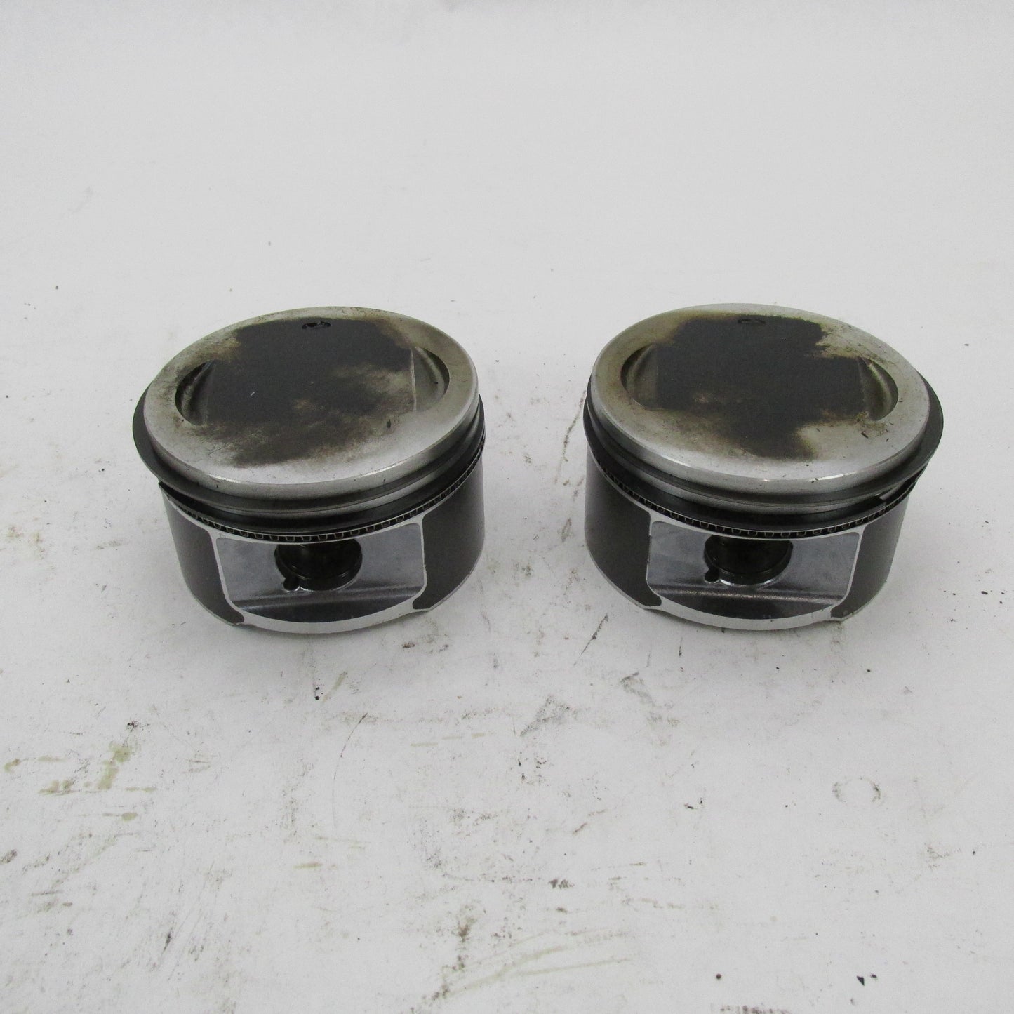 Pair of Harley-Davidson OEM Stock 99-06 Twin Cam 88 Pistons STD Bore 2