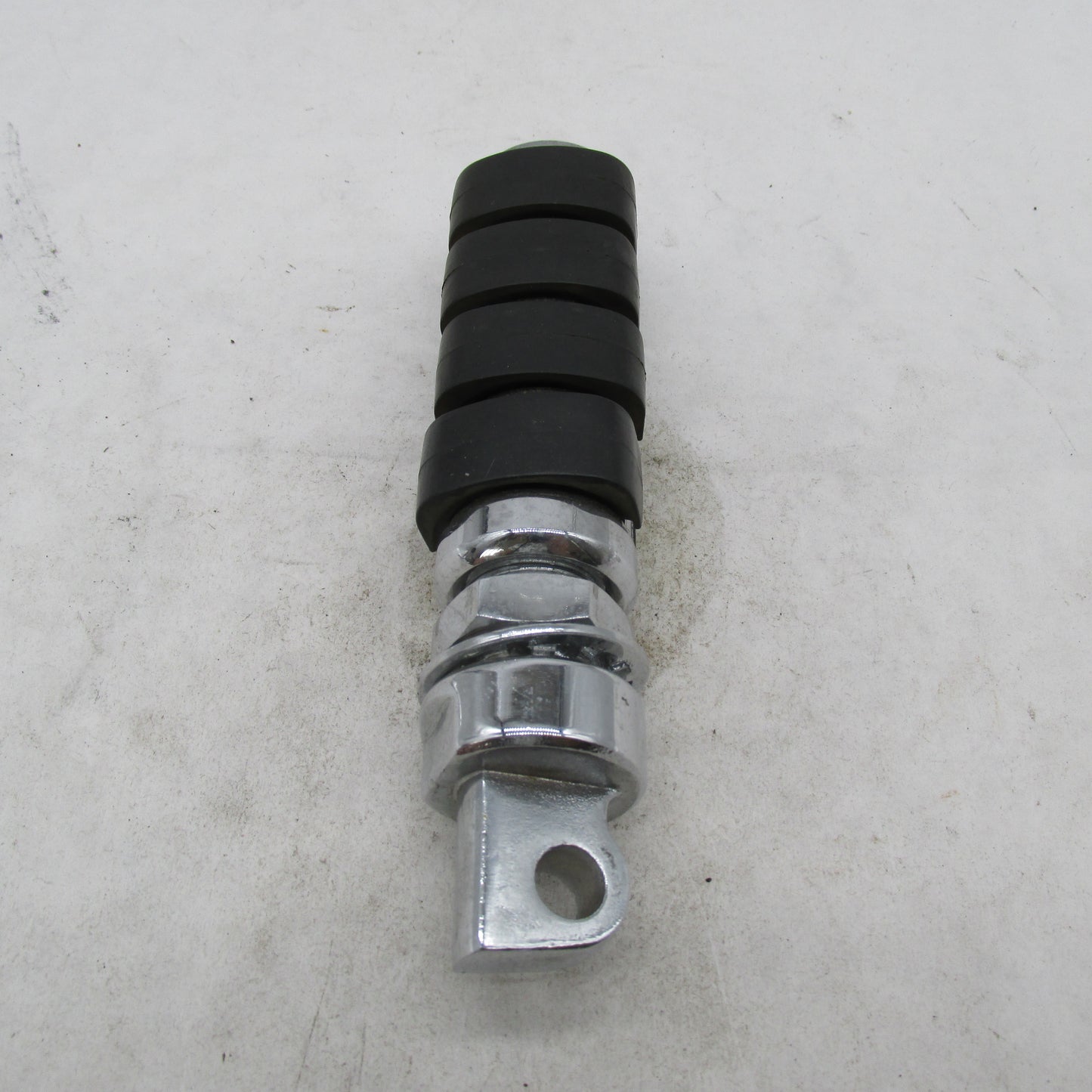 Single Harley Davidson Genuine ISO Adjustable Male Mount Footpeg DYNA