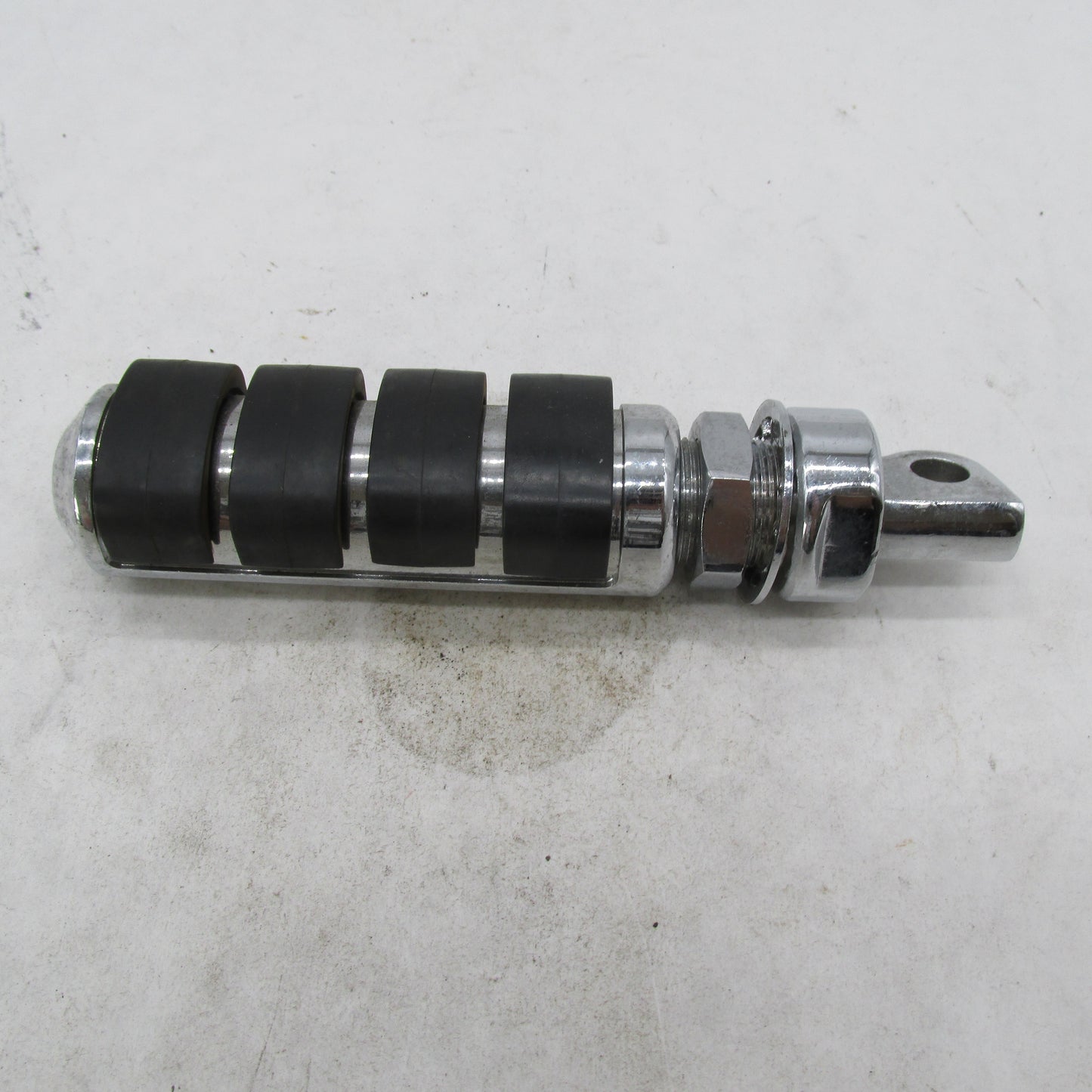 Single Harley Davidson Genuine ISO Adjustable Male Mount Footpeg DYNA