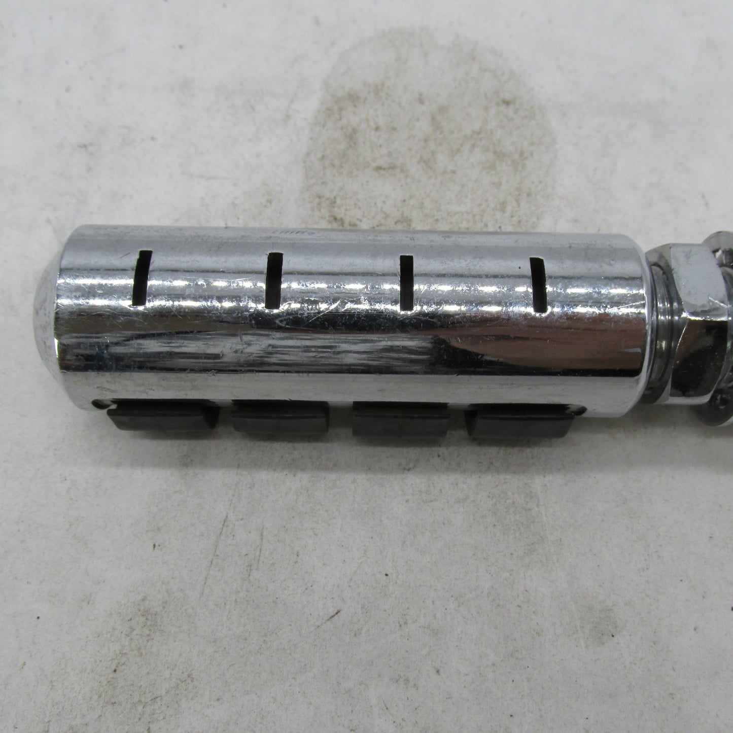Single Harley Davidson Genuine ISO Adjustable Male Mount Footpeg DYNA