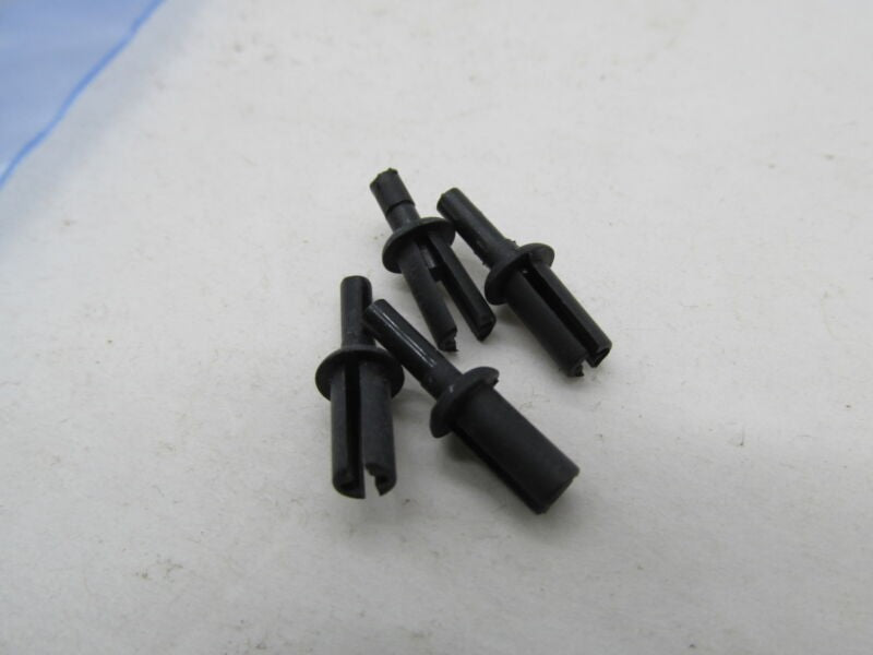 Lot of 4 Harley Davidson Genuine NOS Nylon Rivets 58709-86