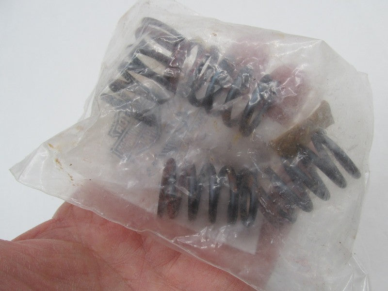 Lot of 4 Harley-Davidson Genuine NOS Inner Valve Springs 18204-83