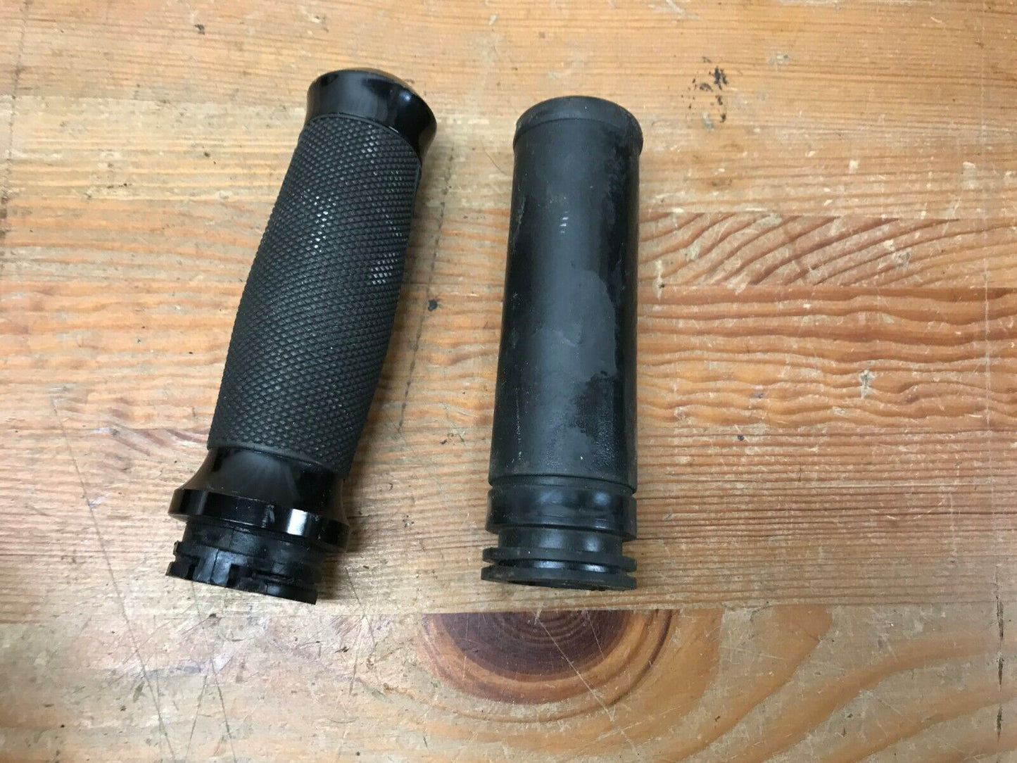 Lot of 3 OEM Harley HANDLE GUIDE TUBE GRIP Fits Multiple Models LT & RT Sides