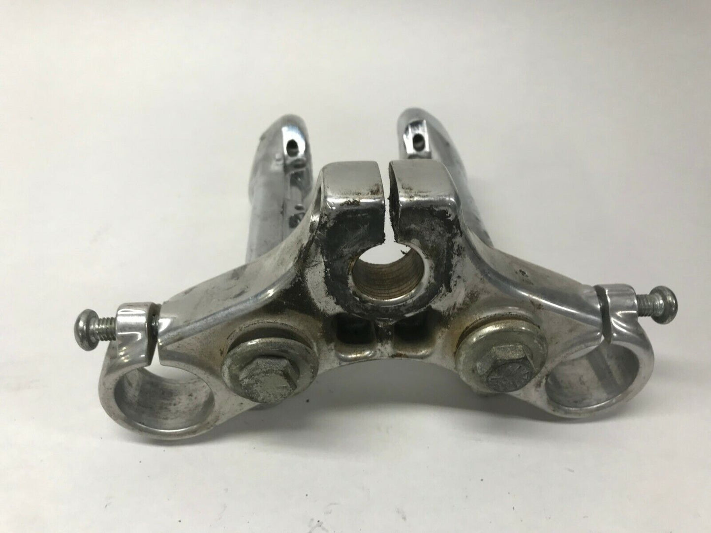 Harley-Davidson 56167-96 Handlebar Clamp Risers  Lower Triple Tree OEM