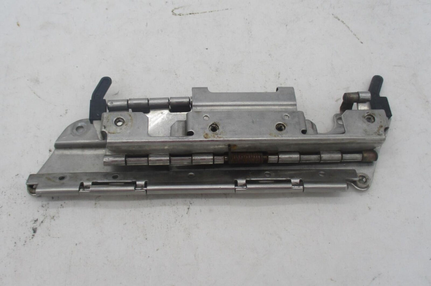 Harley Davidson Genuine Saddlebag Latch Assembly Hinge Left Side 90664-93