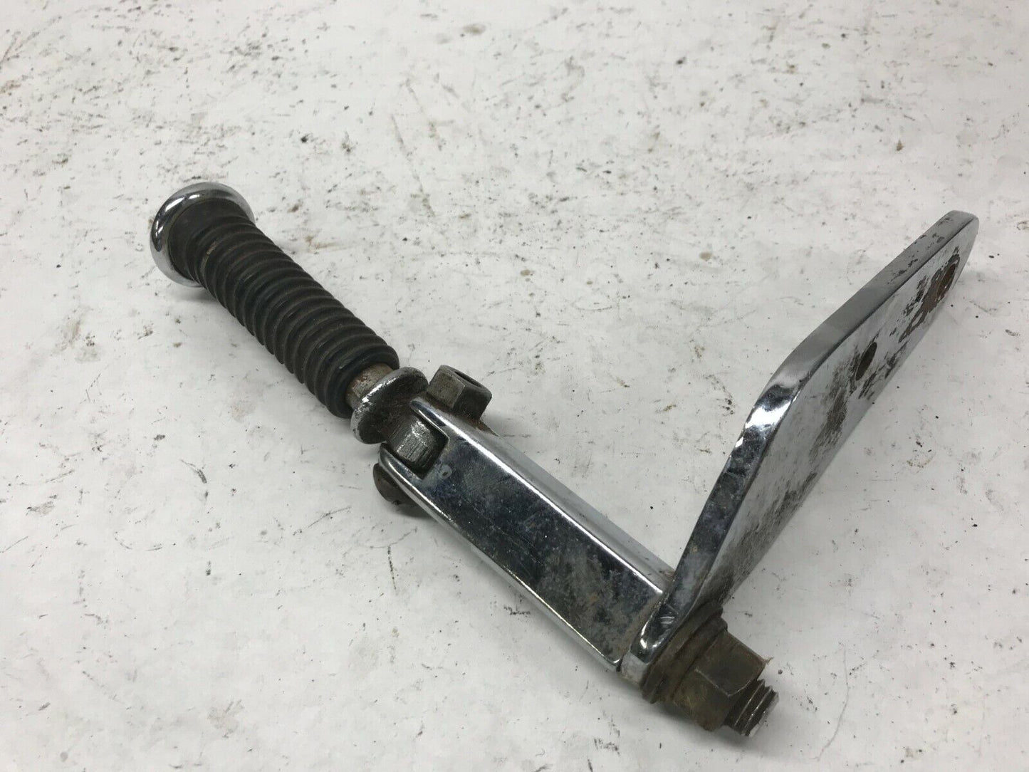 One Harley Shovelhead Foot Highway Pegs Foot Rest Ribbed Extensions & Brackets