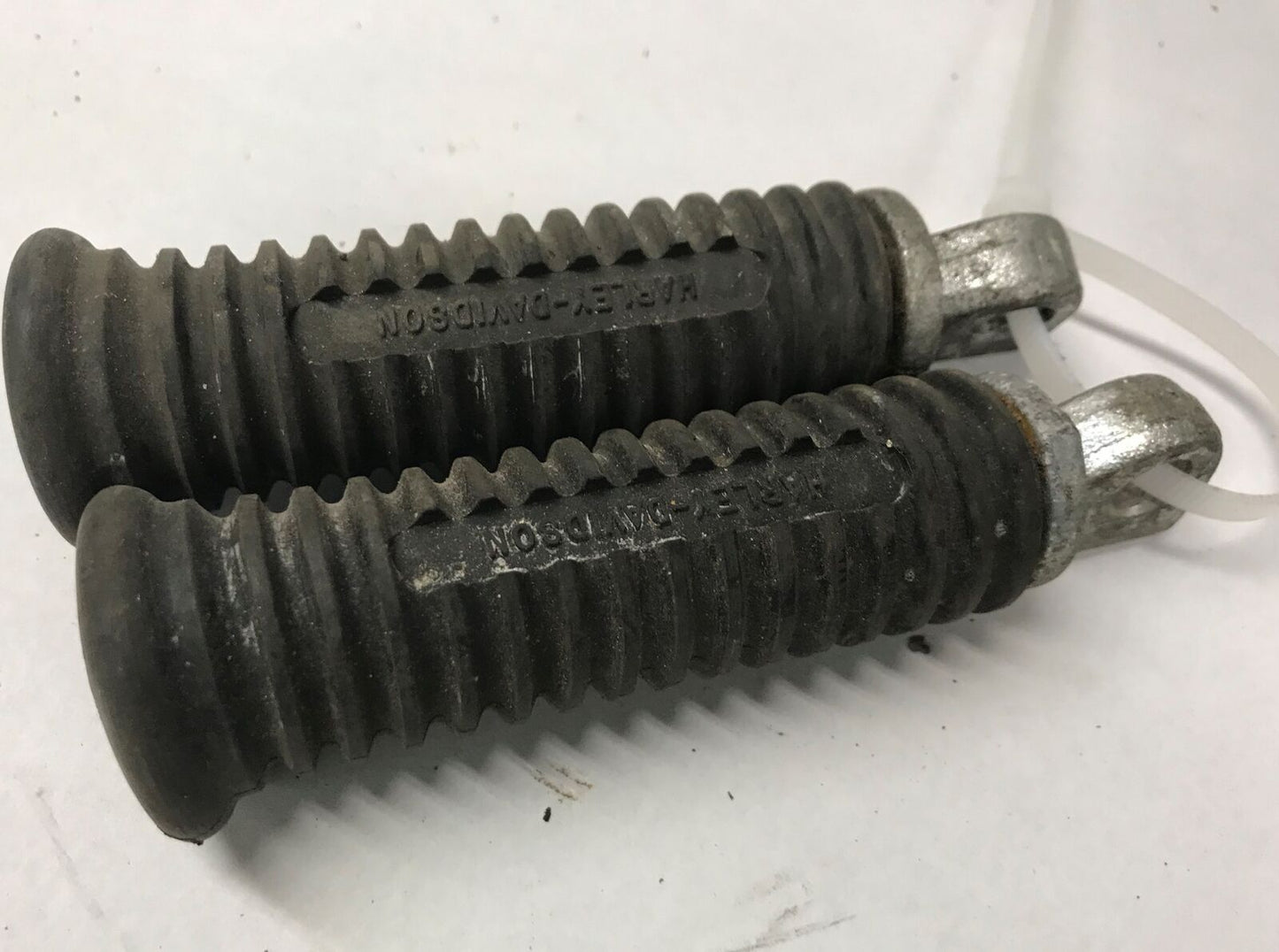 GENUINE HARLEY-DAVIDSON STOCK RIDER PASSENGER FOOT PEGS