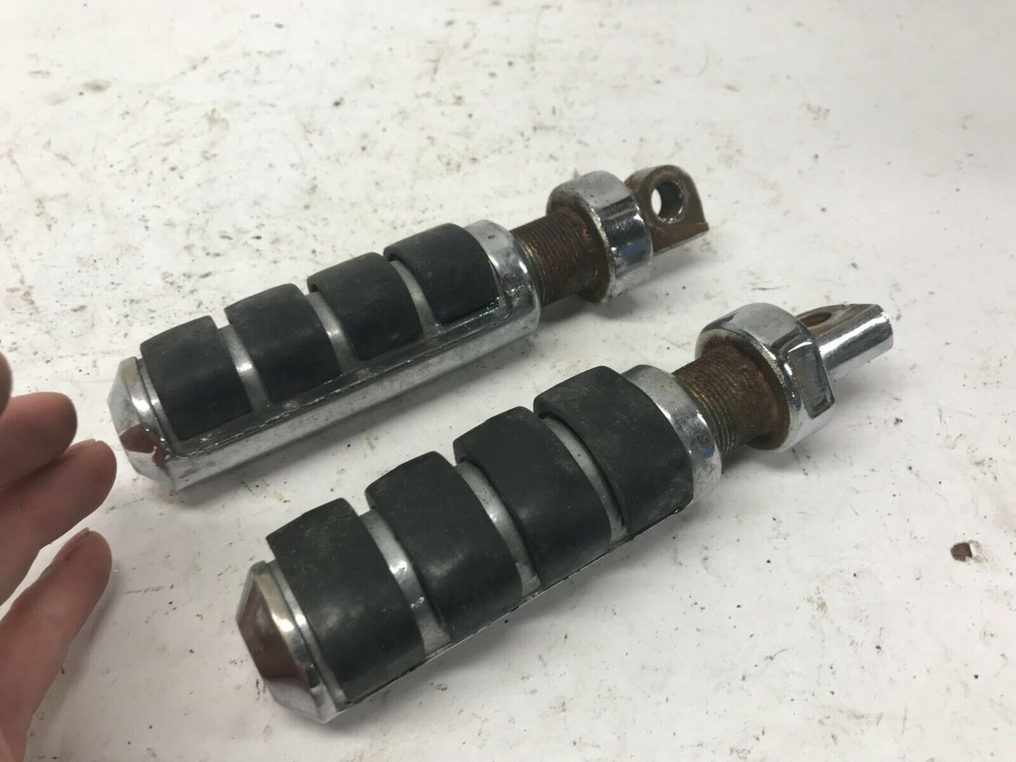 Pair (2) Original Harley Touring Highway Foot Peg Chrome Metal Rubber Shovelhead