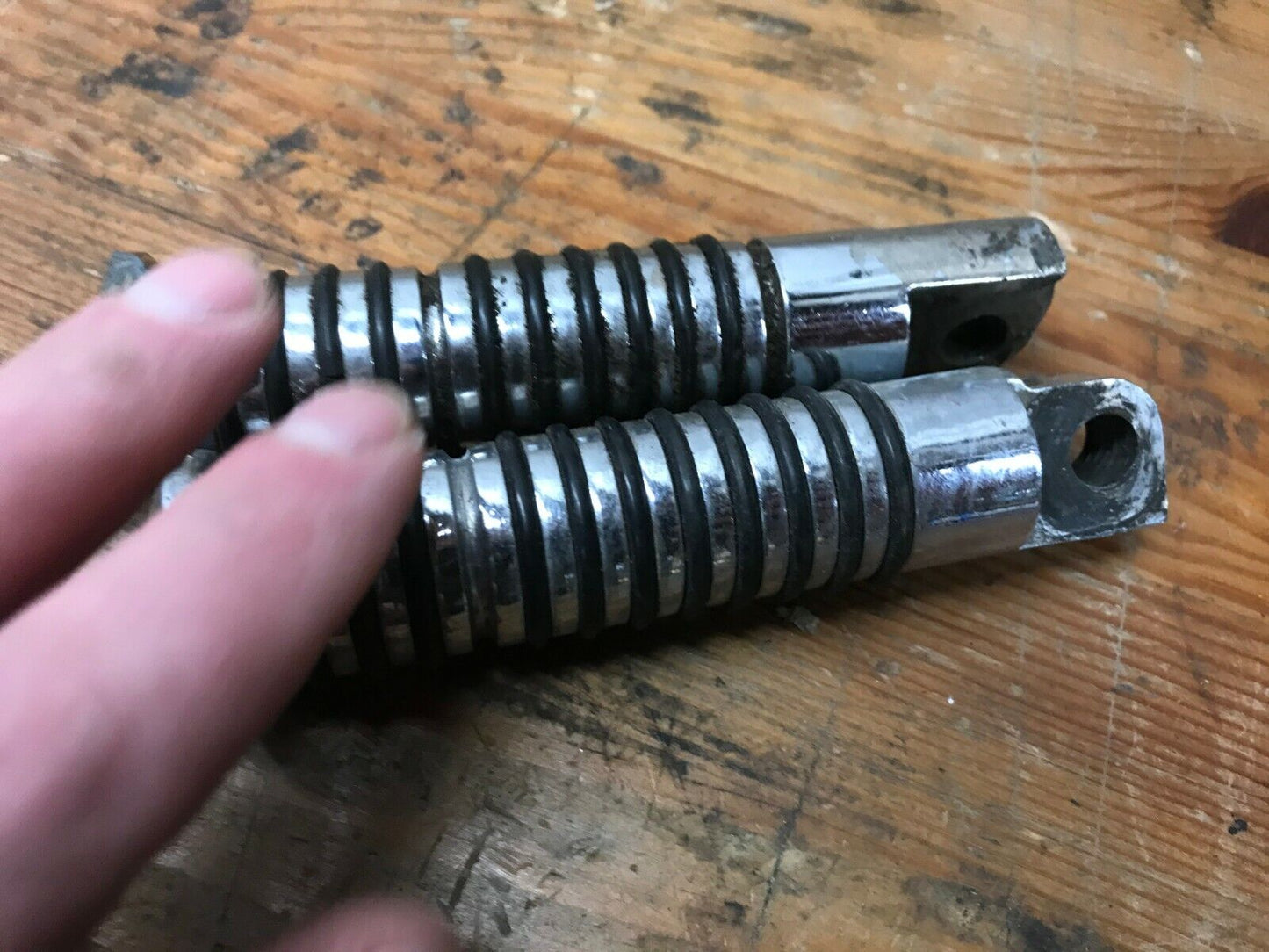 Pair Harley Shovelhead Sportster Foot Pegs Foot Rest Rubber Round Chrome Ribbed