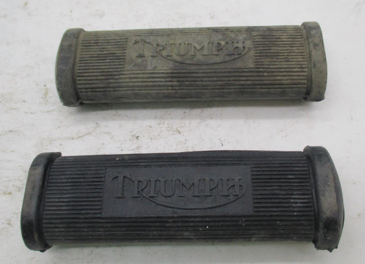 Pair of Triumph T120 TR6 6T 5T Pre Unit Rear Foot Rubber Replacements