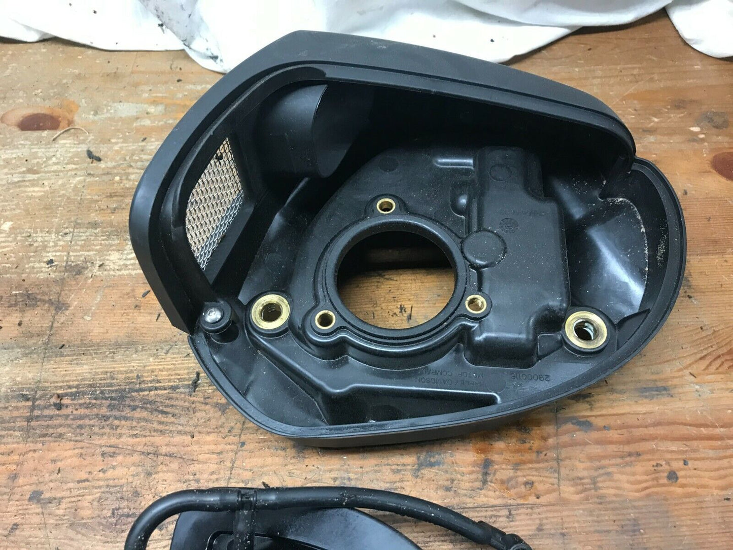 Harley davidson air filter housing with filter  Pa66-GF33 29000116 Milwaukee 8