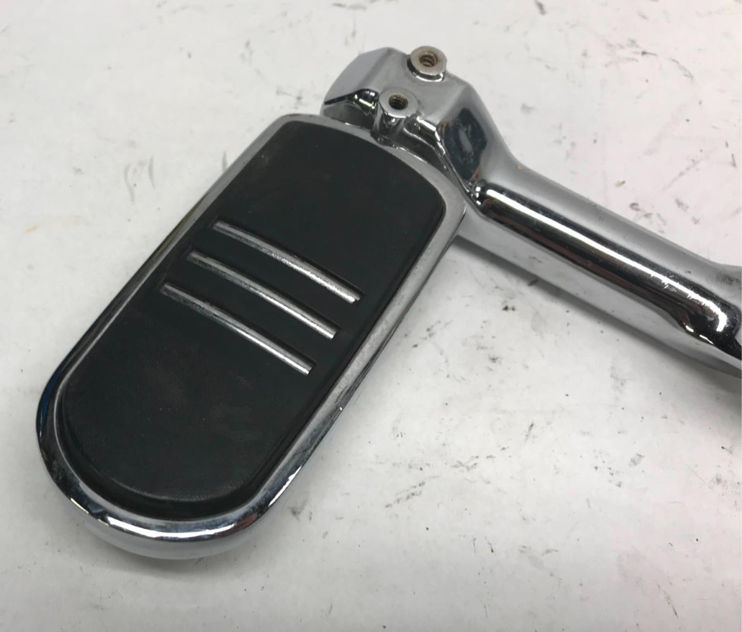 Harley-Davidson Chrome Streamliner Single Side Highway Foot Peg & Bracket