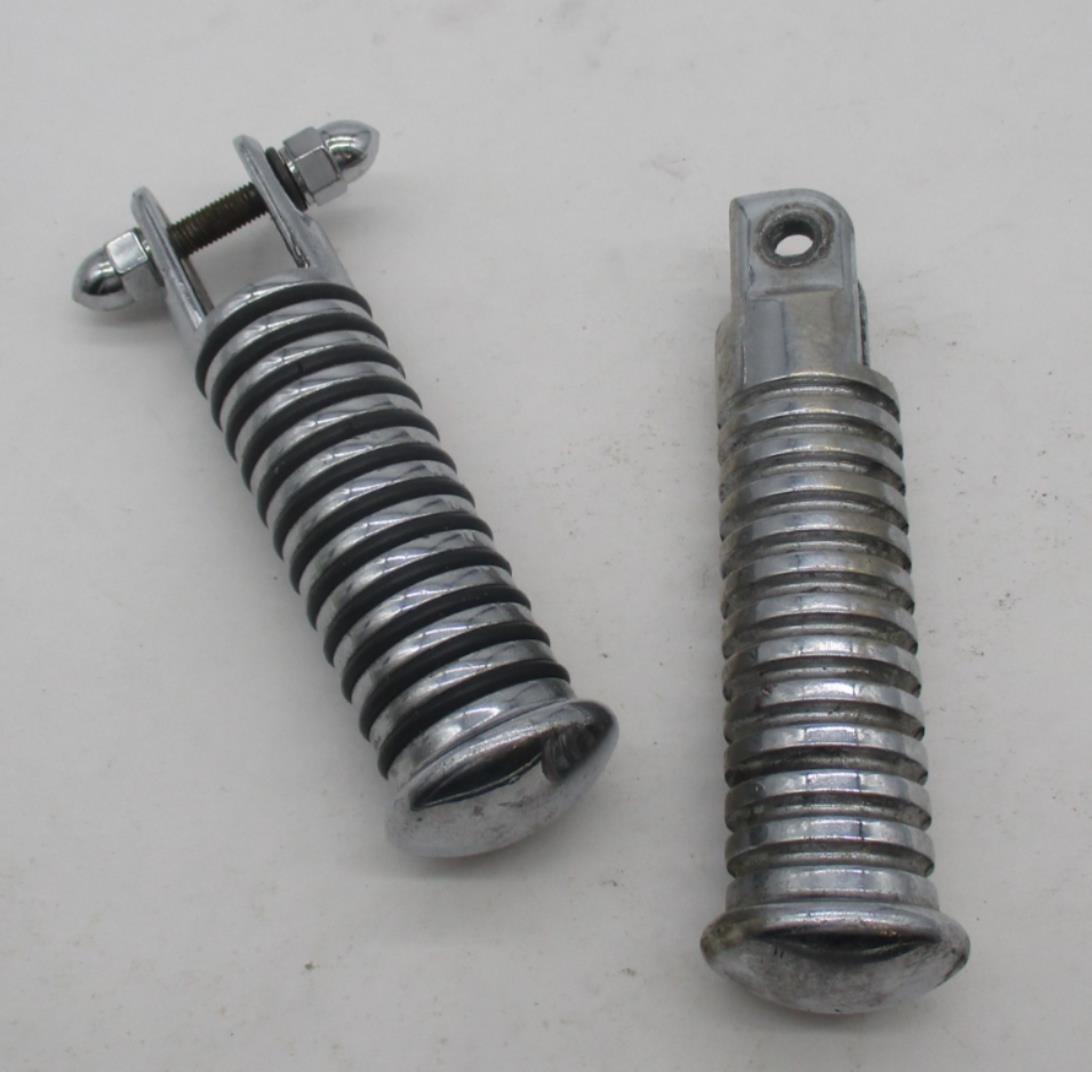 Pair of Harley Davidson Chrome Ribbed Foot Pegs Female Type