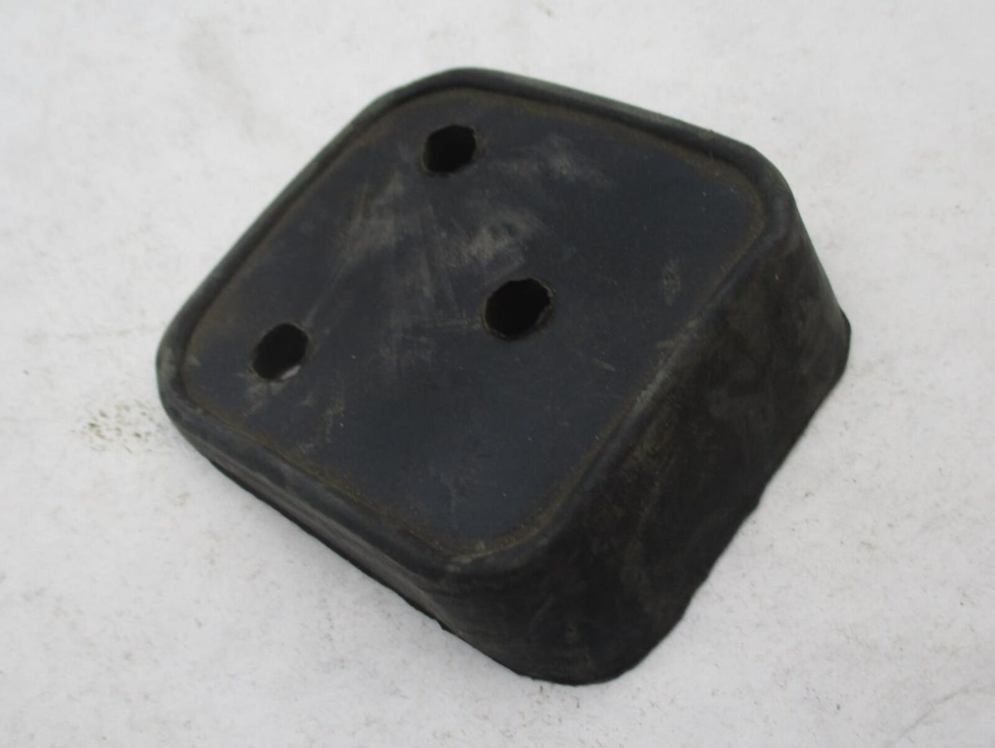 Harley Davidson Dyna Sportster 3 Hole Rubber Wedge Block License Plate Mount
