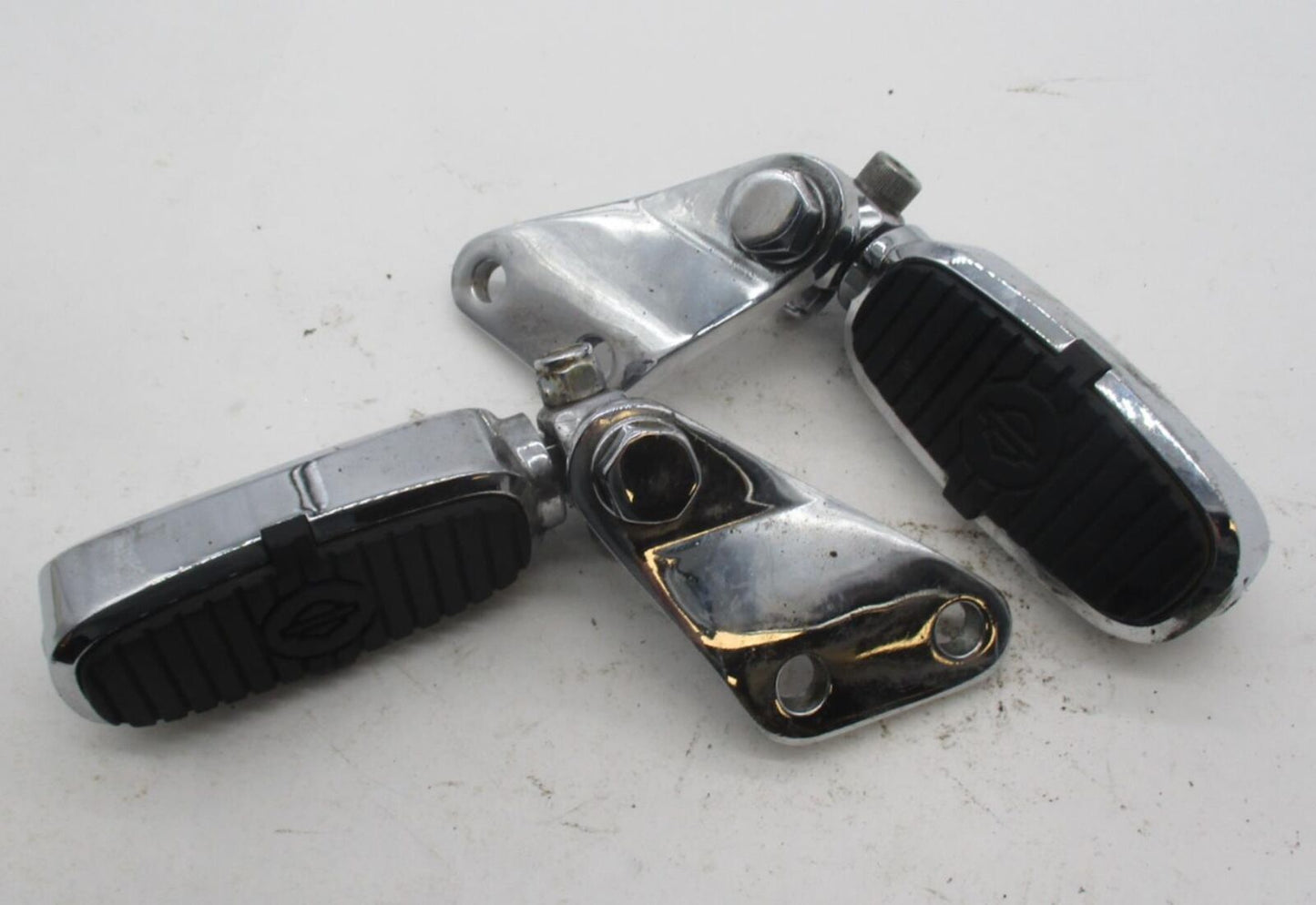 Harley Davidson Chrome Passenger Footpegs & Mounting Brackets