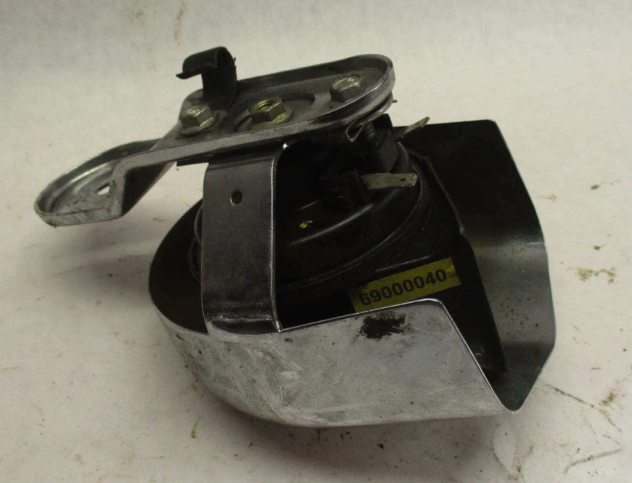 Harley Davidson Horn Assembly 69000040 w/ Chrome Cover