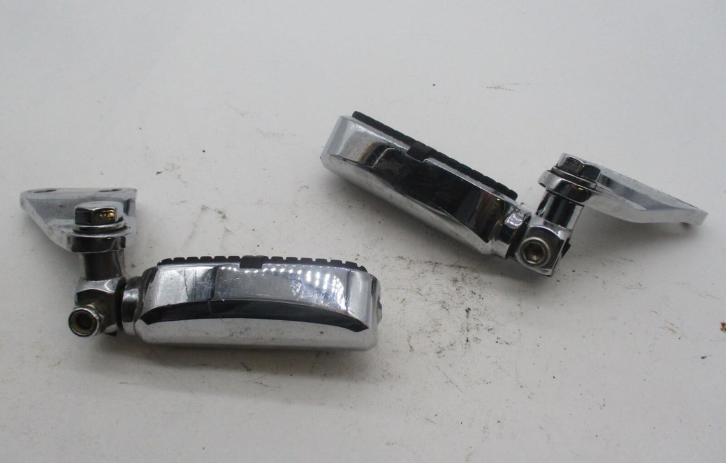 Harley Davidson Chrome Passenger Footpegs & Mounting Brackets