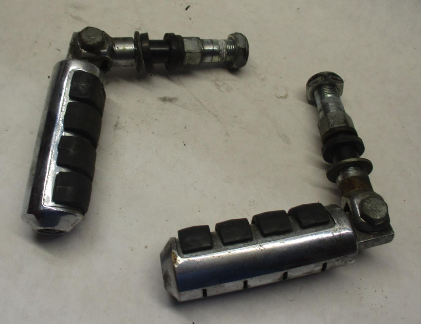 Harley Davidson Ribbed footpegs Highway pegs Rests Mounting Bracket Extensions