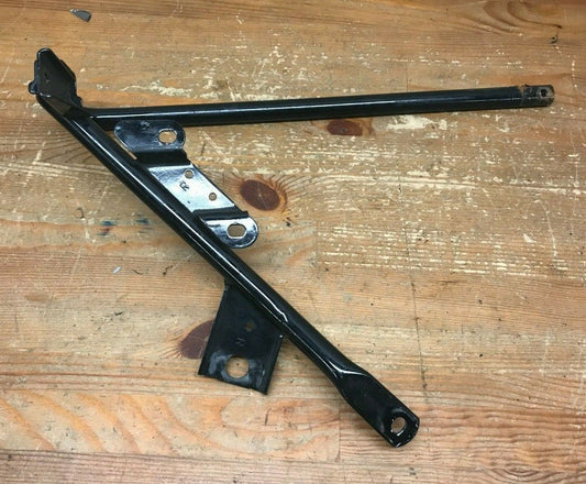 HARLEY DAVIDSON  TOURING Right REAR SADDLEBAG LOWER MOUNT BRACKET 2009-2013