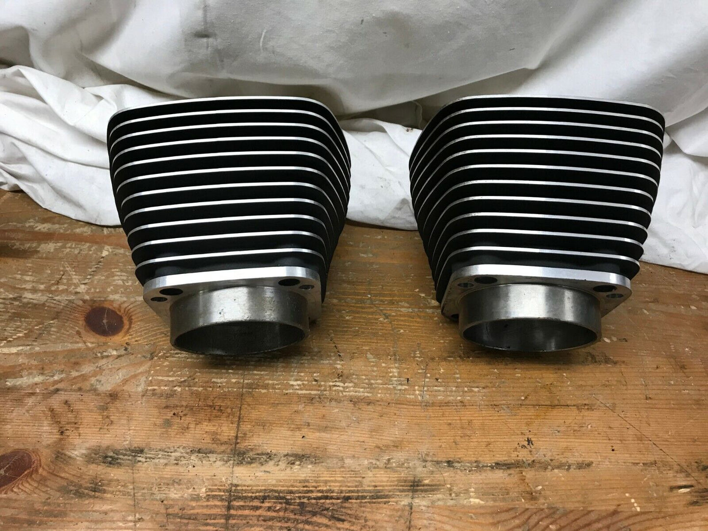 Harley Davidson Twin Cam Cylinders Jugs 16593-99 Dyna Softail Touring Excellent