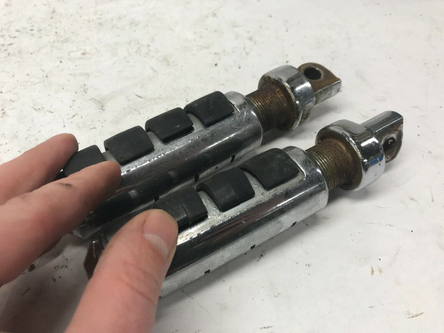 Pair (2) Original Harley Touring Highway Foot Peg Chrome Metal Rubber Shovelhead