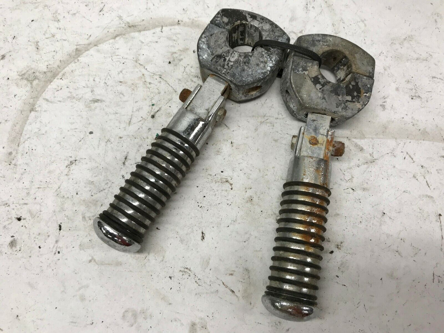 Harley Shovelhead Ironhead Foot Highway Pegs Foot Rest Ribbed w/ Clamps Brackets