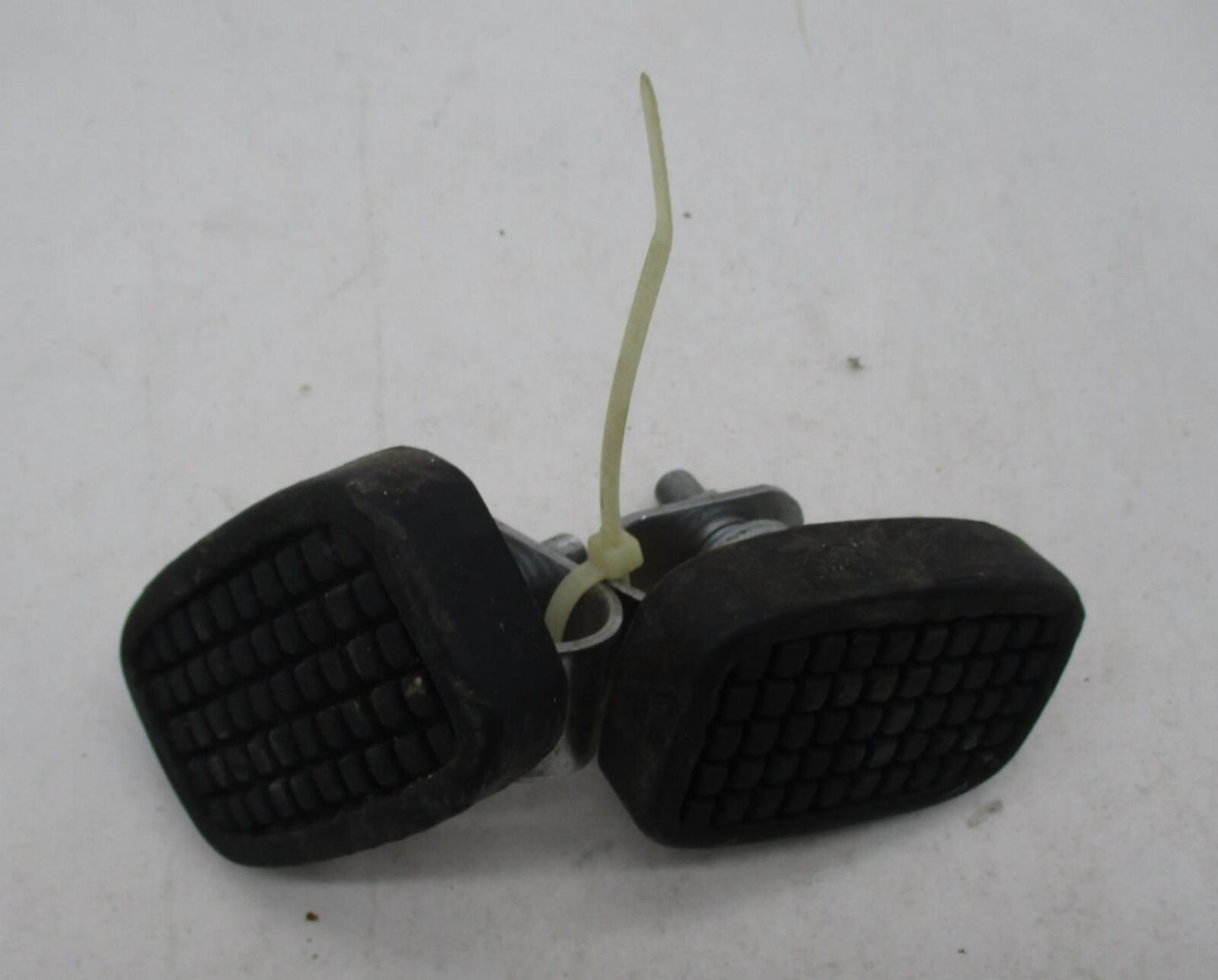 Pair of Honda Goldwing GL Crash Bar Highway Footrest Rubber Pad Rests