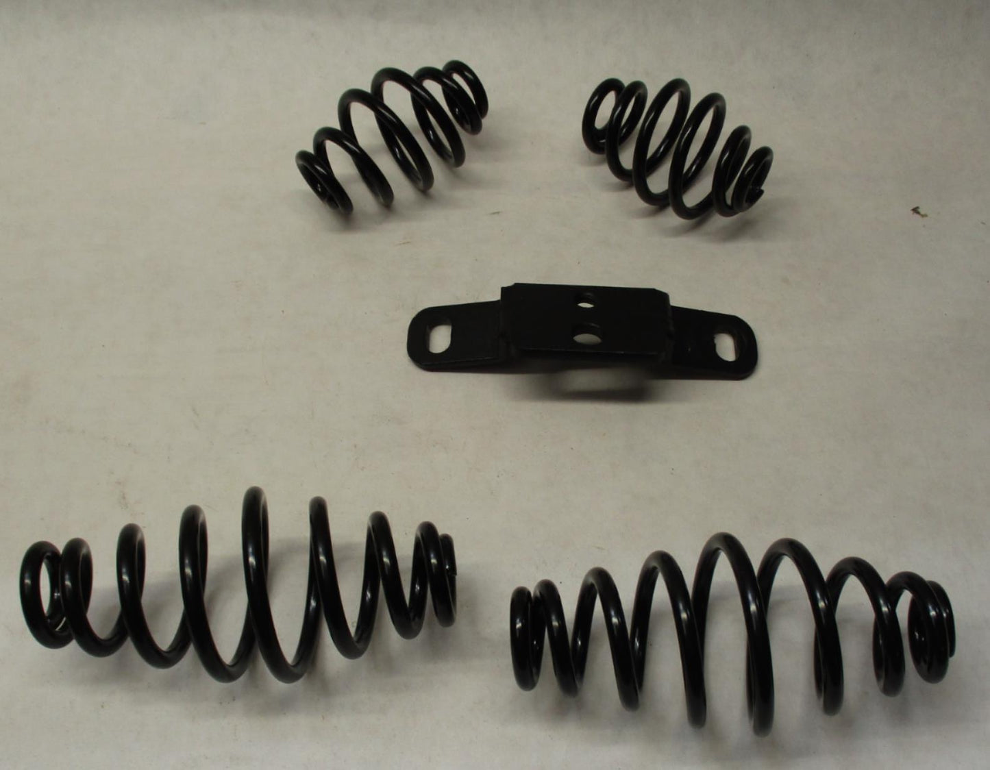 Harley Davidson Chopper Solo Set Black Seat Springs Hardware bracket