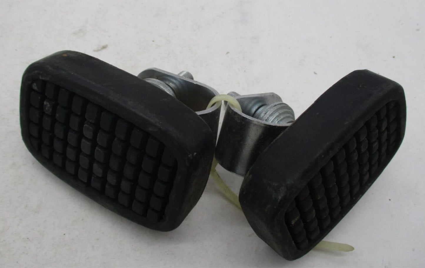 Pair of Honda Goldwing GL Crash Bar Highway Footrest Rubber Pad Rests