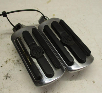 Genuine Harley Davidson Footpegs Chrome & 3 Rib Ribbed Angled Rubber Logo