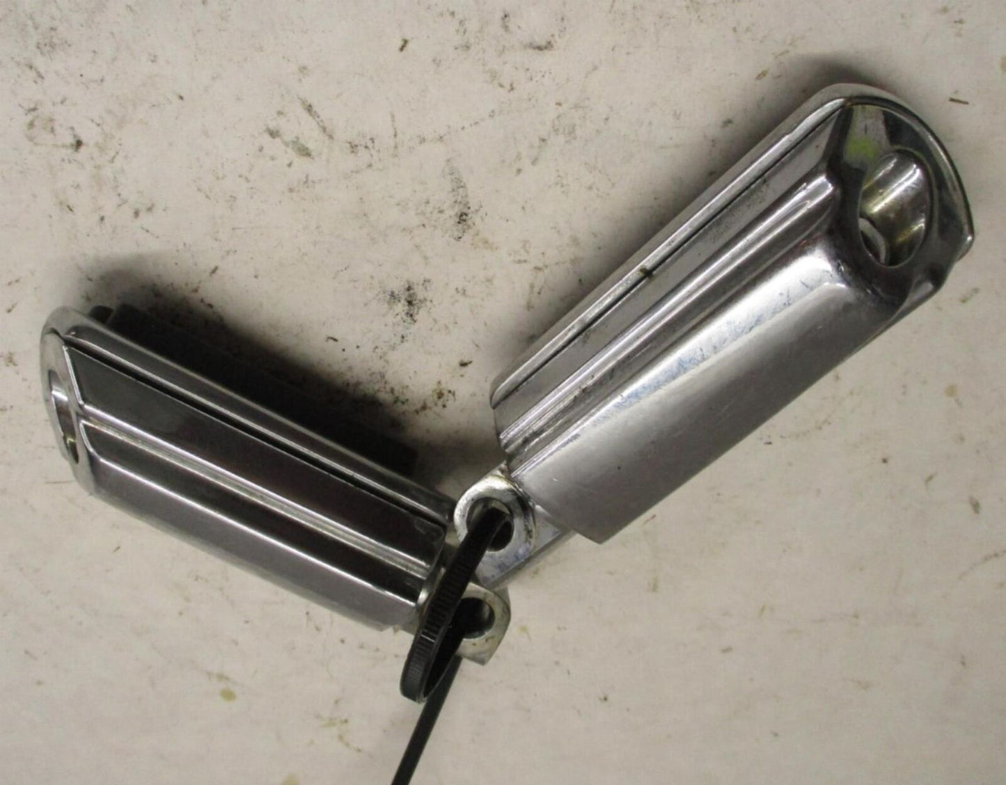 Genuine Harley Davidson Footpegs Chrome & 3 Rib Ribbed Angled Rubber Logo