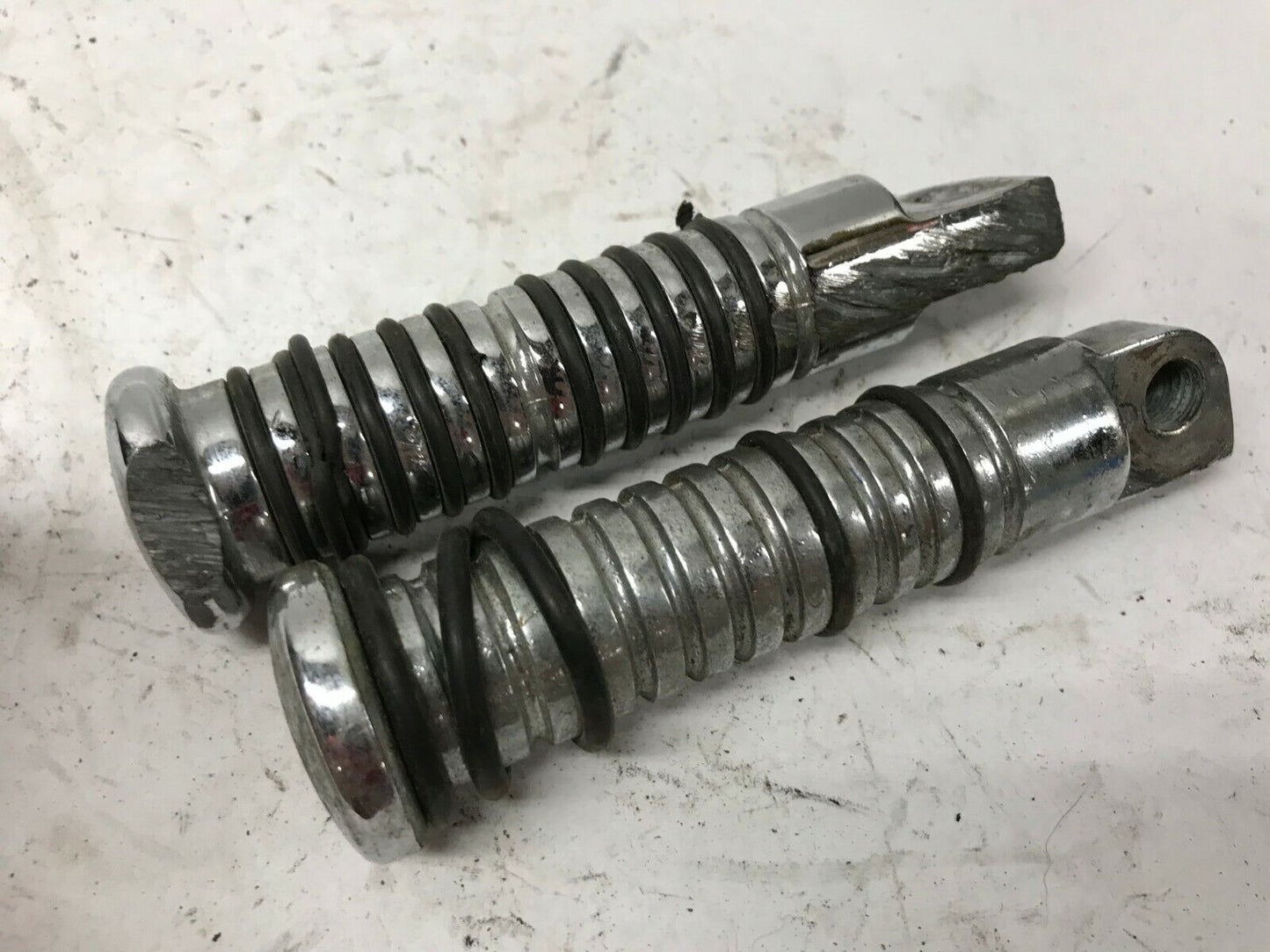 Pair Harley Shovelhead Sportster Foot Pegs Round Chrome Ribbed Bar Shield Logo