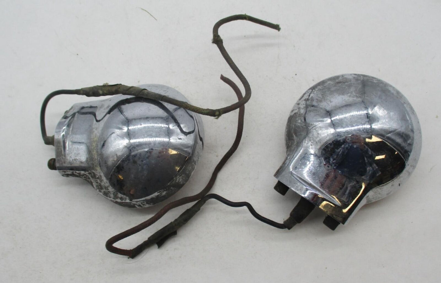 Pair of Harley Davidson Genuine Touring Road King Electra Turn Signals Housings
