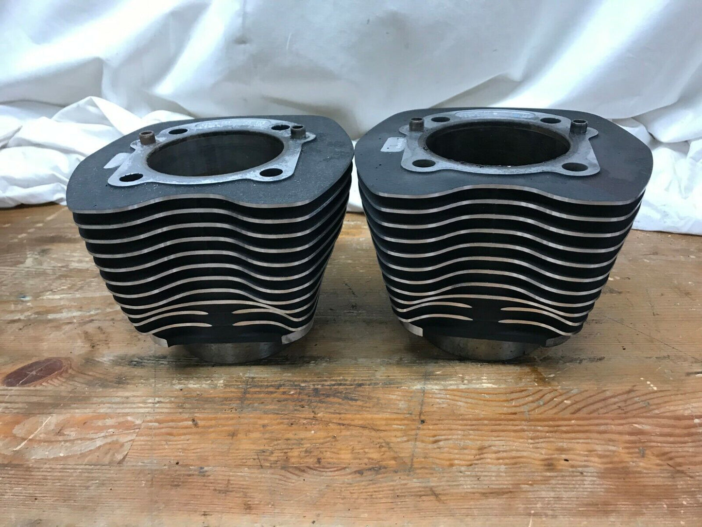 Harley Davidson Twin Cam Cylinders Jugs 16593-99 Dyna Softail Touring Excellent