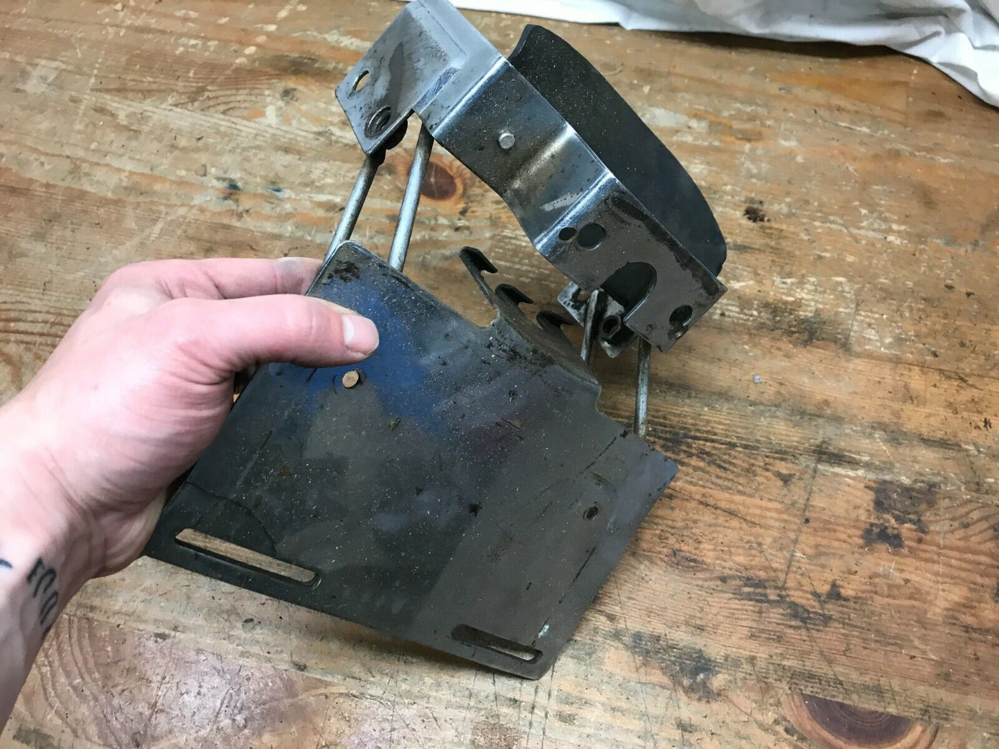 Harley Bob-Tail Fender Chrome tail w/mounting bracket and license plate holder