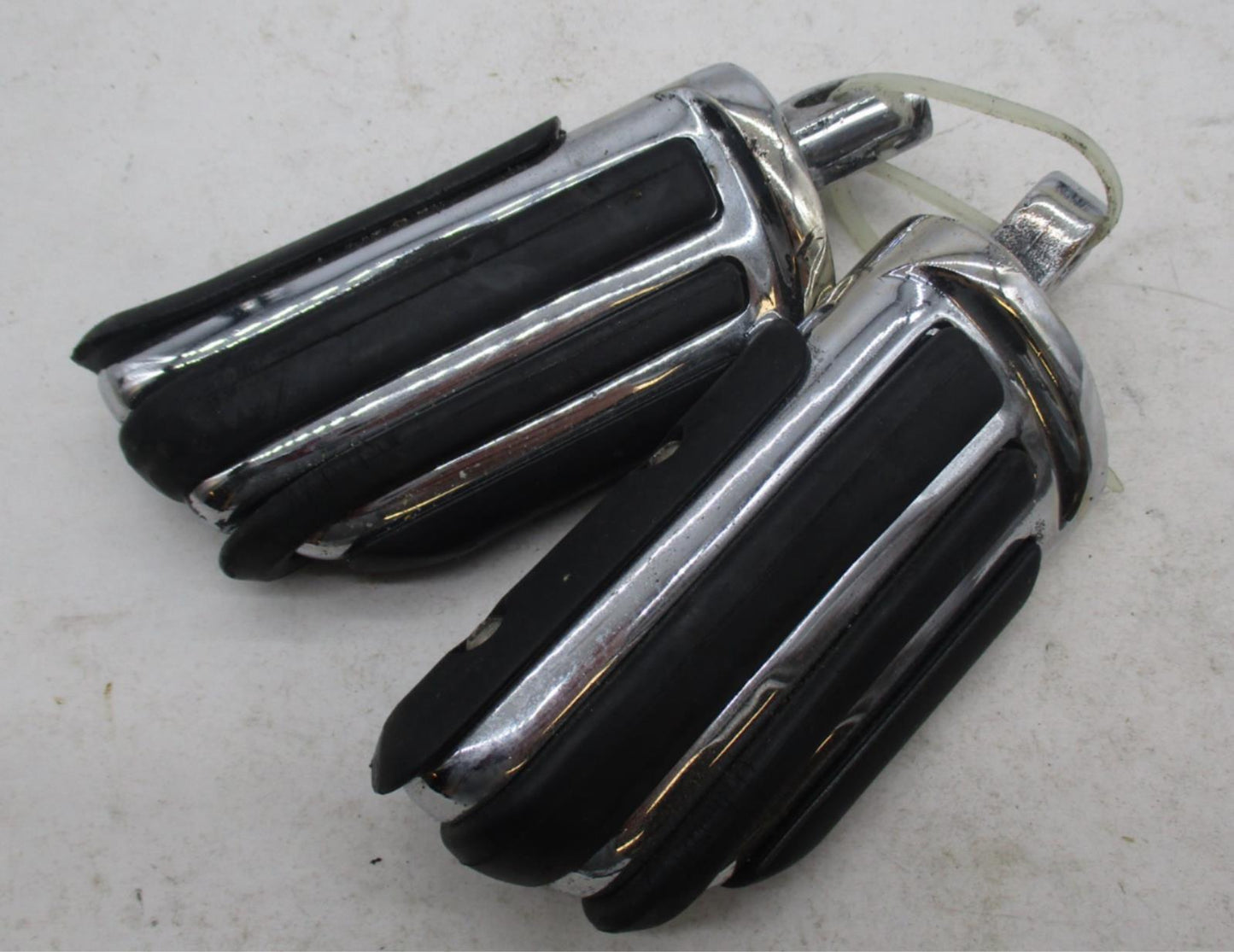 Pair of Harley Davidson Genuine Chrome Foot Pegs Highway Pegs