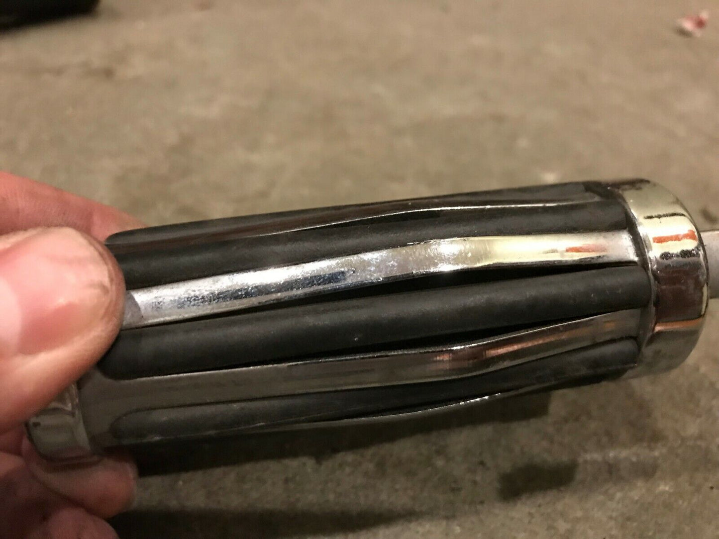 One Original Harley Shovelhead Panhead Foot Pegs Foot Rests Chrome Metal Rubber