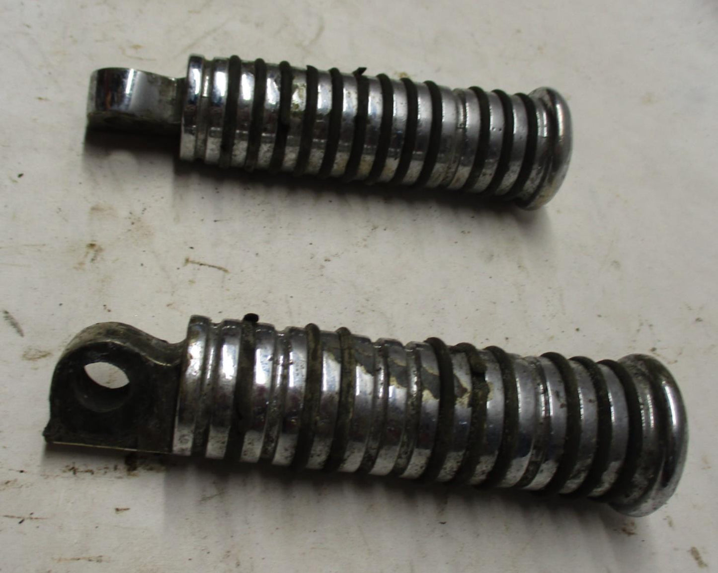 Pair Harley Davidson Shovelhead Sportster Foot Pegs Round Chrome Ribbed #3