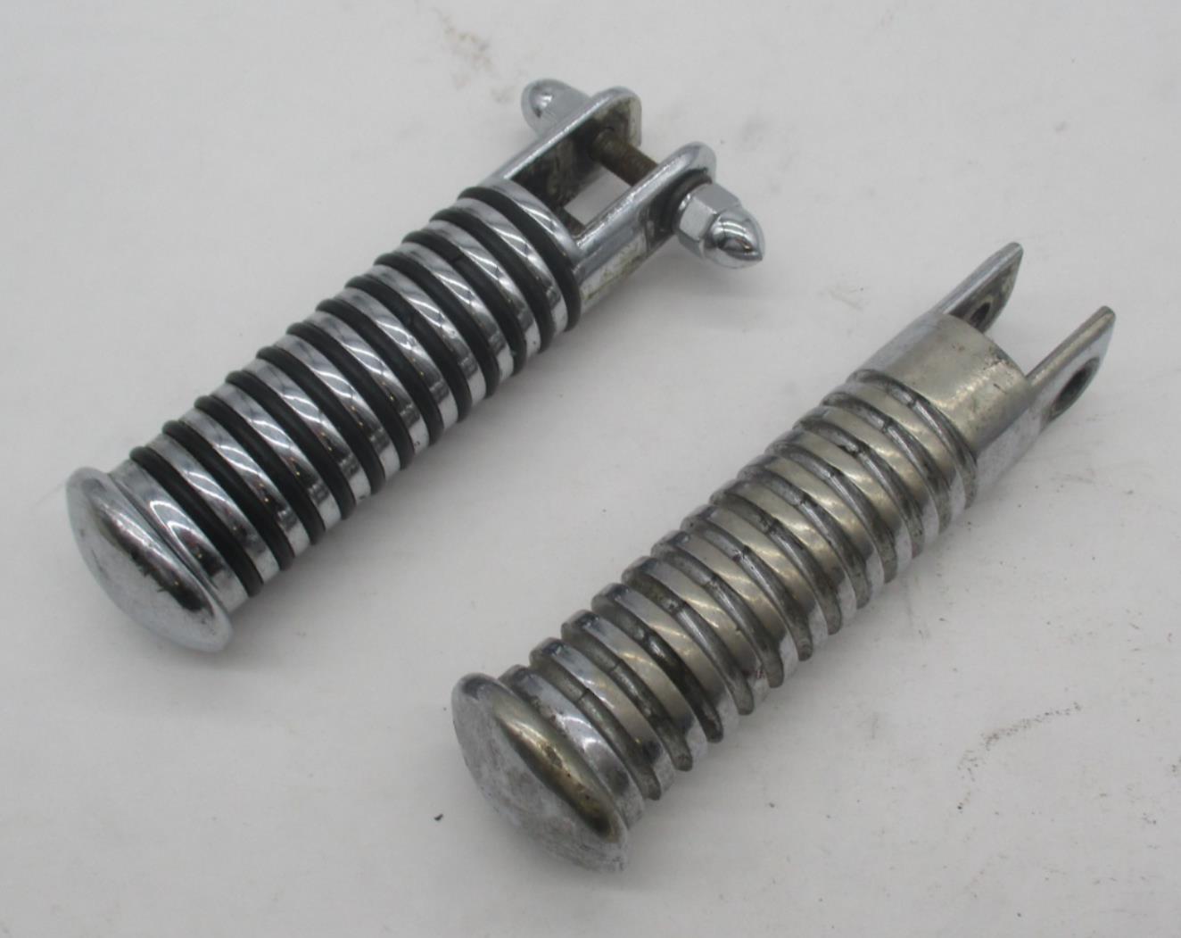 Pair of Harley Davidson Chrome Ribbed Foot Pegs Female Type